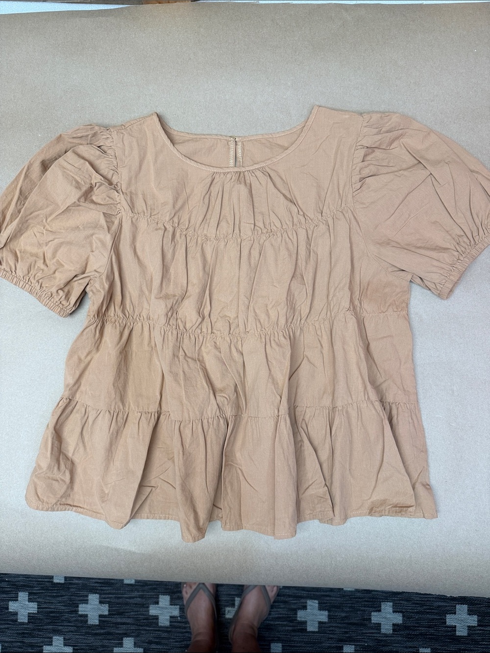 Women's Tan Puff-Sleeve Tiered Peplum Blouse